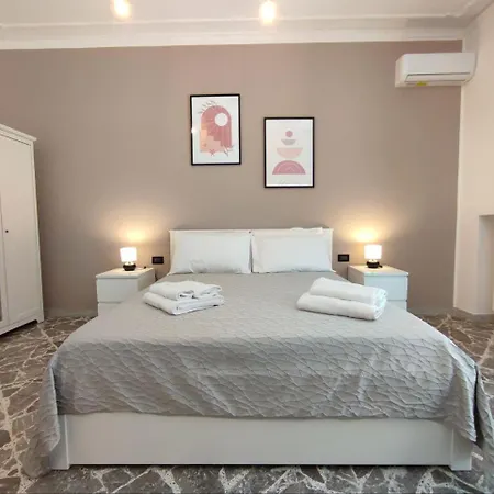 Holiday Home Daire Bari